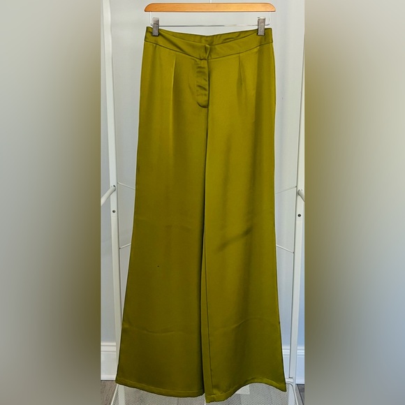 Elegant Olive Women's Blazer - Picture 3 of 3